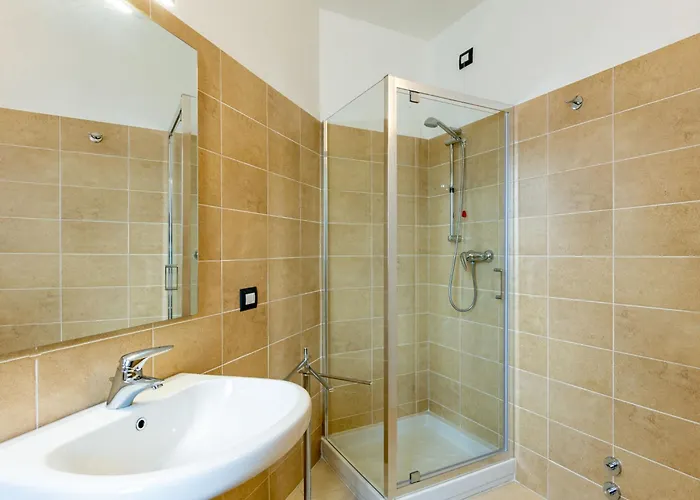 Re16 Regina By Interhome Gravedona